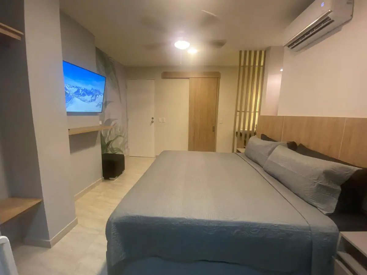 King Room 203 — lounge area